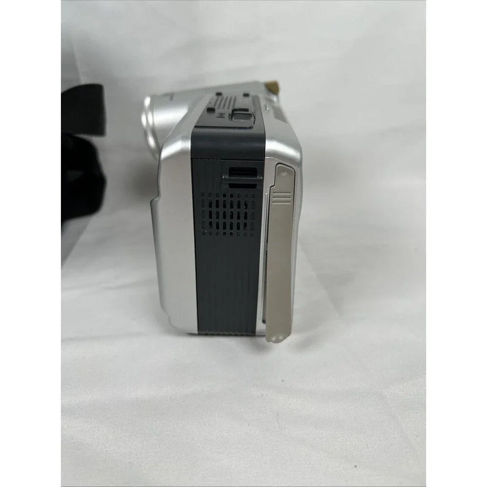 Sharp VL-A110 ViewCam 8 Camcorder Tape Camera 16x Power Zoom Tested